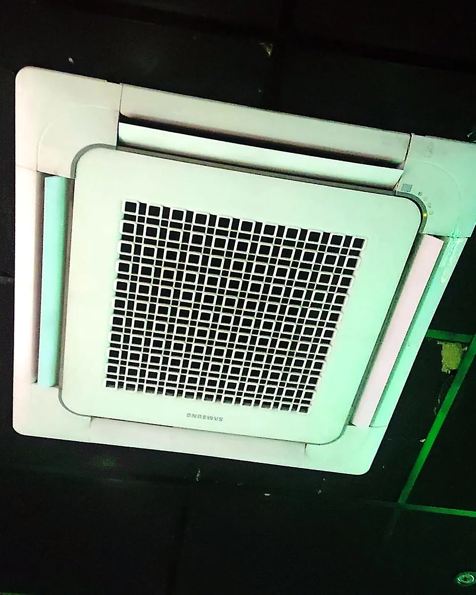 Fabricación de conducto de climatización aislado a medida